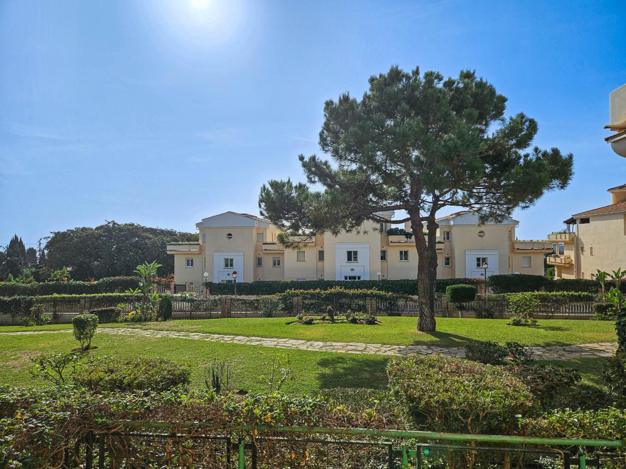 2 Bed Garden Mimosas Cabopino Marbella