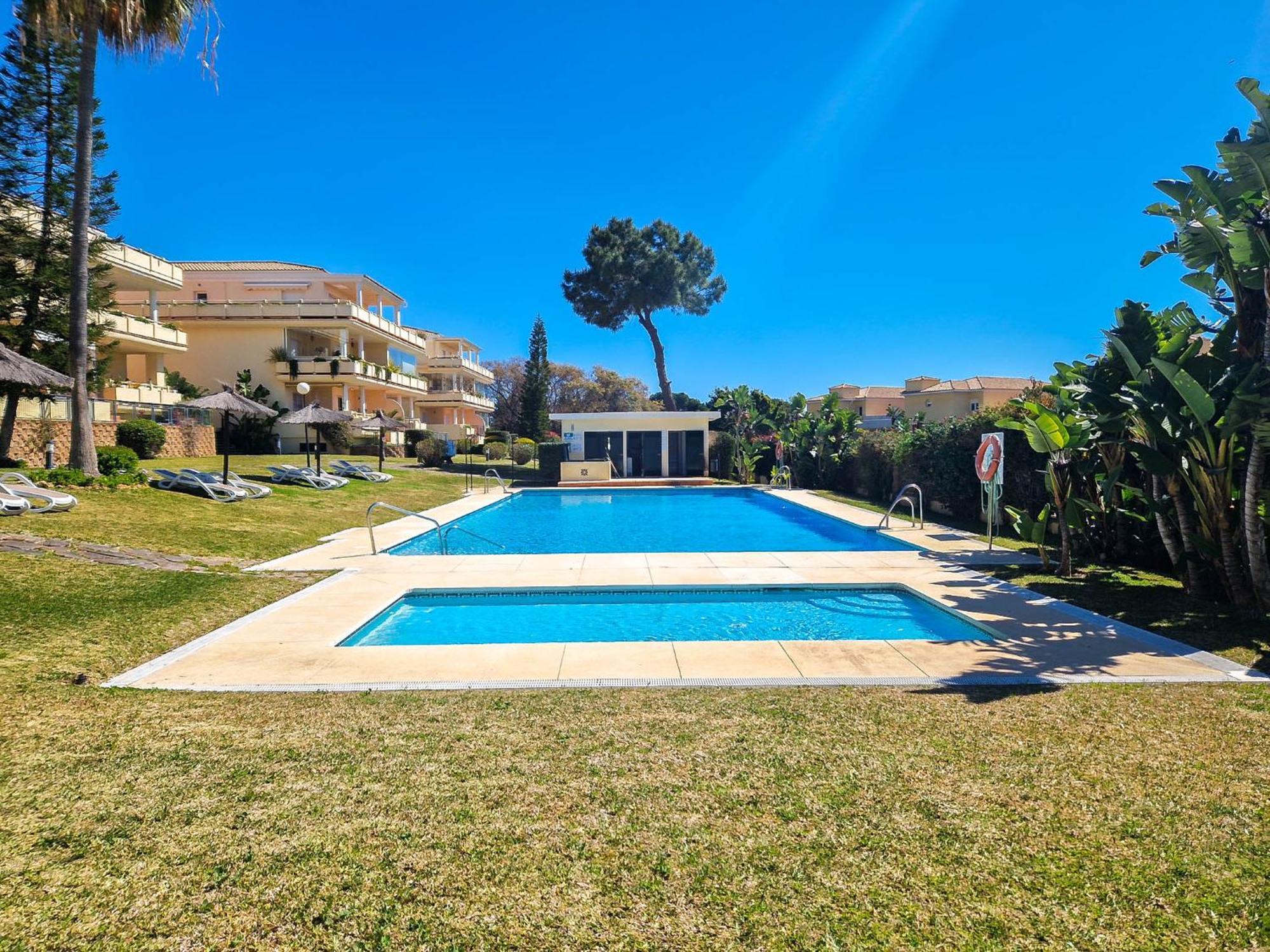 2 Bed Garden Mimosas Cabopino Apartamento Marbella